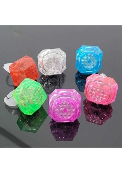 Kristal Tasarımlı LED Işıklı Yeşil Yüzük