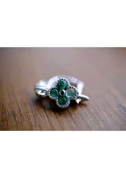0.48 ct Natural Zümrüt Taşlı Sallantılı Gümüş Küpe
