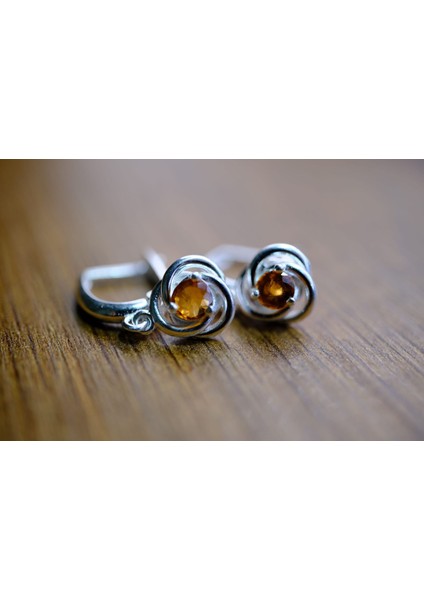 0.58 ct Natural Assonit Taşlı Sallantılı Gümüş Küpe