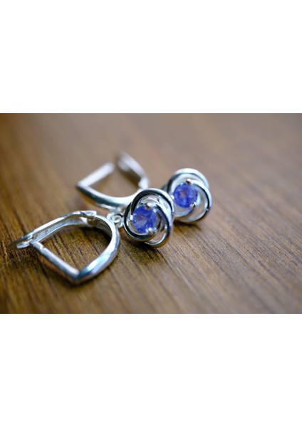 0.58 ct Natural Tanzanit Taşlı Sallantılı Gümüş Küpe