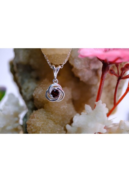 0.29 ct Natural Garnet Taşlı Gümüş Kolye