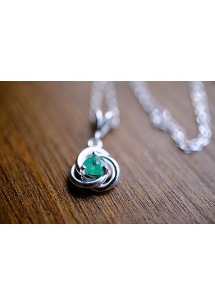 0,28 ct Natural Zümrüt Taşlı Zincirli Gümüş Kolye fırsatları