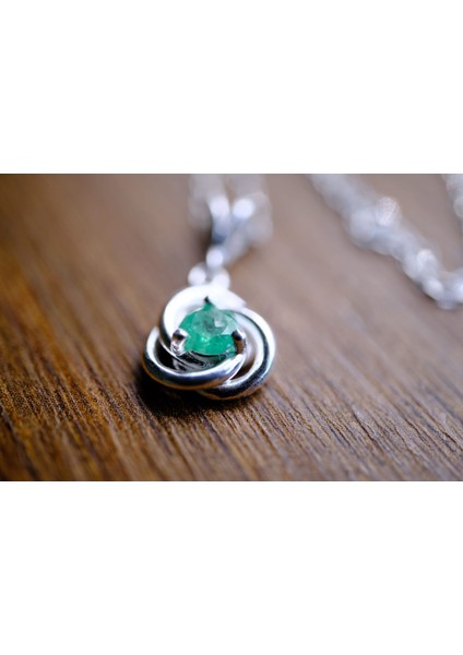 0,28 ct Natural Zümrüt Taşlı Zincirli Gümüş Kolye indirimleri