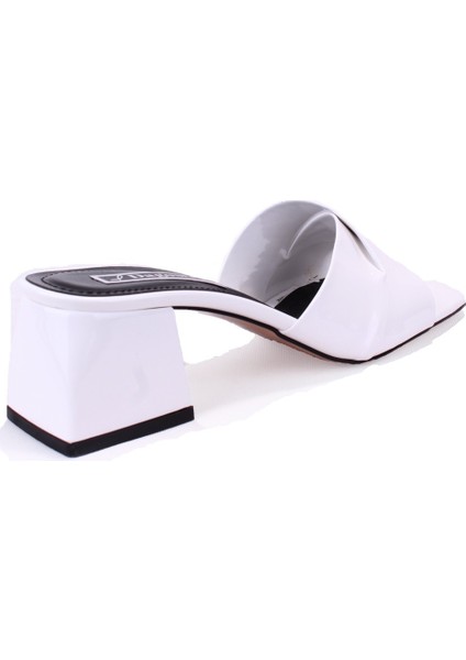 DZA07-9321060 Beyaz Rugan Klasik Topuklu Kadın Terlik fırsatları