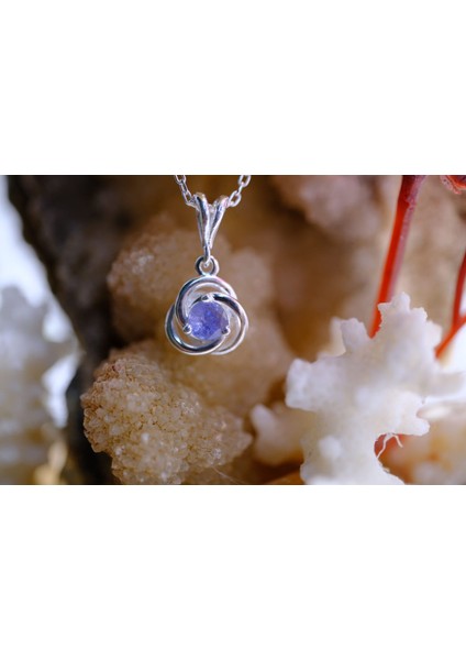 0.37 ct Natural Tanzanit Taşlı Gümüş Kolye