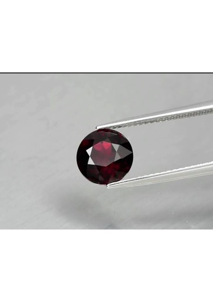 2.59 ct 8.2 mm Round Natural Deep Reddish Purple Rhodolite Garnet, Madagascar