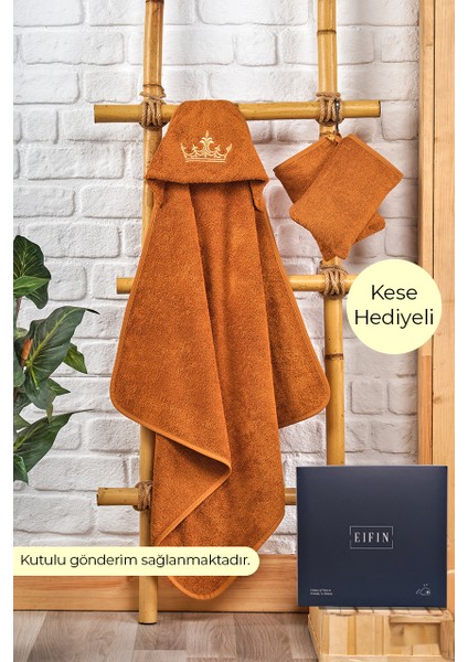 Eıfın Bambu Taç Nakışlı Özel Kutusunda Bebek Havlu Kundak ve Kese Seti modelleri