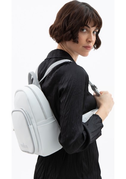 Unıted Colors Of Benetton Kadın Sırt Çantası C.BNT_1605 fiyatları