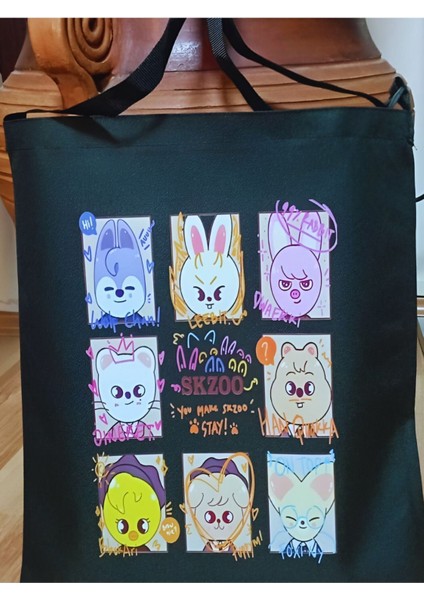 Şık ve hafif siyah kanvas tote çanta, günlük kullanım için ideal. modelleri