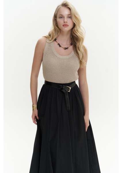 Amaya Bilek Hizasında Pileli Siyah Etek fırsatları