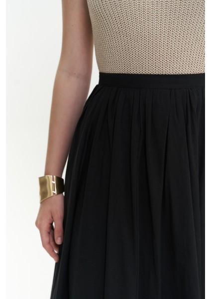 Amaya Bilek Hizasında Pileli Siyah Etek indirimleri