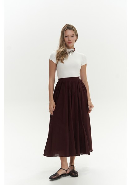 Amaya Bilek Hizasında Pileli Bordo Etek