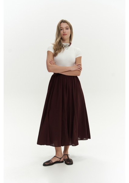 Amaya Bilek Hizasında Pileli Bordo Etek modelleri