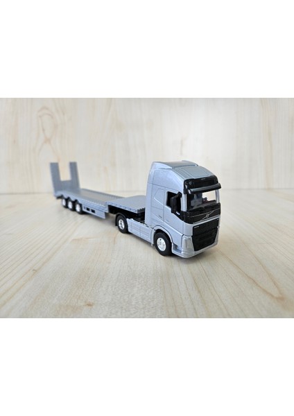 1/64 Ölçek Gri Volvo Fh4 Lowbed Tır Maketi (25 cm Boy)