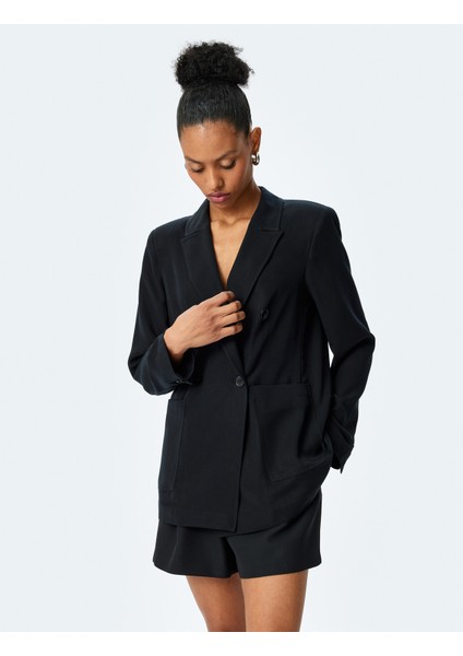 Uzun Kollu Düğmeli Cepli Kruvaze Oversize Blazer Ceket