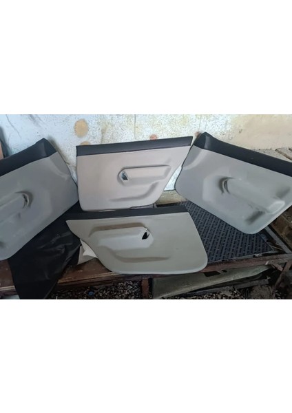 Renault 19 Kapı Döşemesi