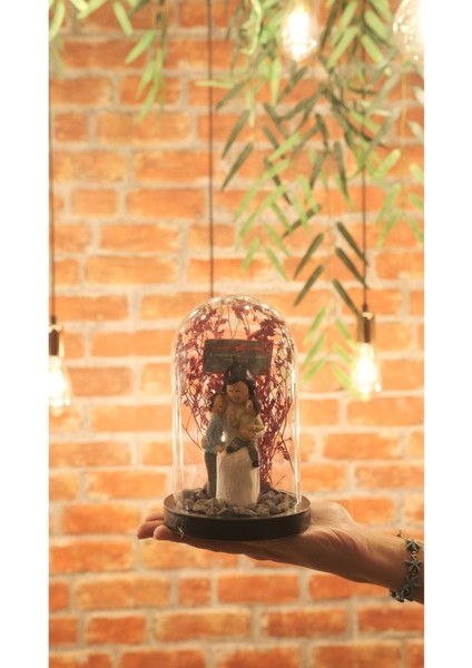 Öğretmenler Günü Hediyesi Kadın Öğretmen ve Çocuklar Temalı Kuru Çiçekli Fanus Teraryum