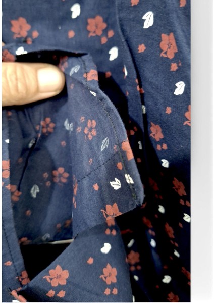 LACİVERT, KIRMIZI ÇİÇEK DESENLİ Pamuk Kısa Kollu M Beden SLİM FİT Erkek GÖMLEĞİ