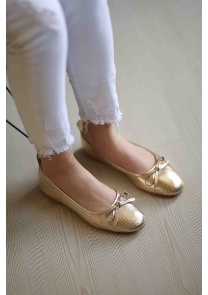 Kitty Deri Gold Cilt Fiyonk Detaylı Günlük Kadın Babet fırsatları