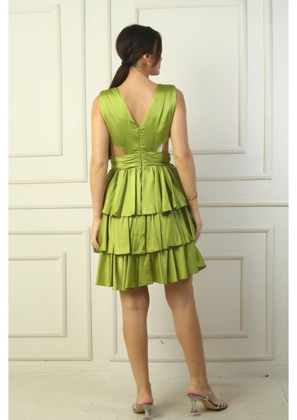 Kadın Ön Arka V Yaka Bel Dekolteli Astarlı Katlı Saten Kısa Elbise fırsatları