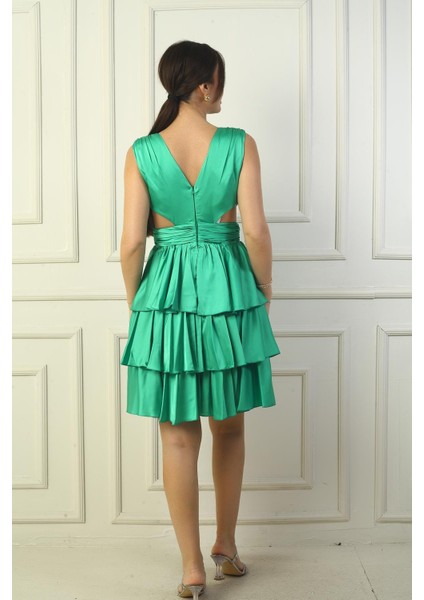 Kadın Ön Arka V Yaka Bel Dekolteli Astarlı Katlı Saten Kısa Elbise fırsatları