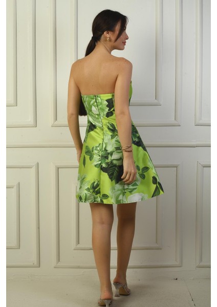 Kadın Straplez Astarlı Kısa Çiçekli Elbise fırsatları