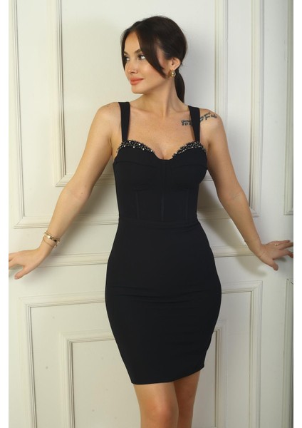 Kadın Kalın Askılı Boncuk Detayllı Astarlı Balenli Krep Kısa Elbise fiyatları