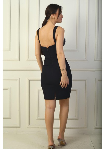 Kadın Kalın Askılı Boncuk Detayllı Astarlı Balenli Krep Kısa Elbise fırsatları