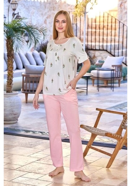 25674 Kadın Viskon Kumaş Gül Desen Kısa Kol Gül Desen Pijama Takımı (Geniş Beden Aralığı)