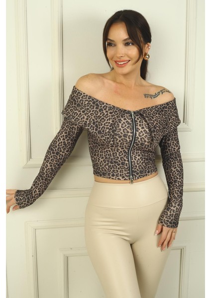 Kadın Önü Fermuarlı Geniş Yaka Uzun Kollu Leopar Desen Crop Bluz