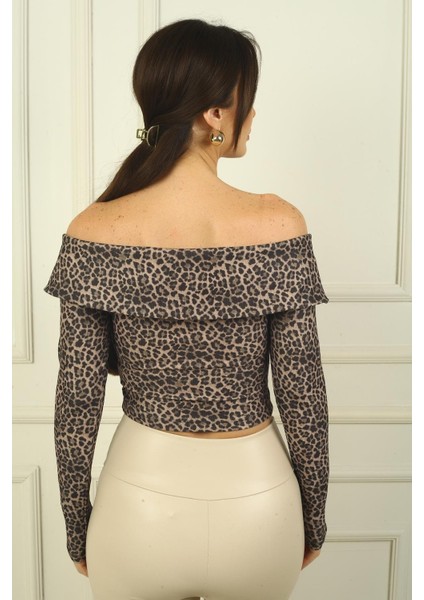 Kadın Önü Fermuarlı Geniş Yaka Uzun Kollu Leopar Desen Crop Bluz