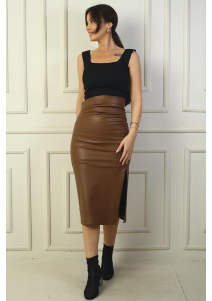 Kadın Yandan Yırtmaçlı Önü Büzgülü Midi Deri Etek modelleri