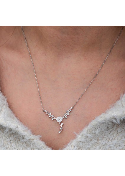 Gümüş Manolya Çiçeği Sarmaşık Kadın Kolye modelleri