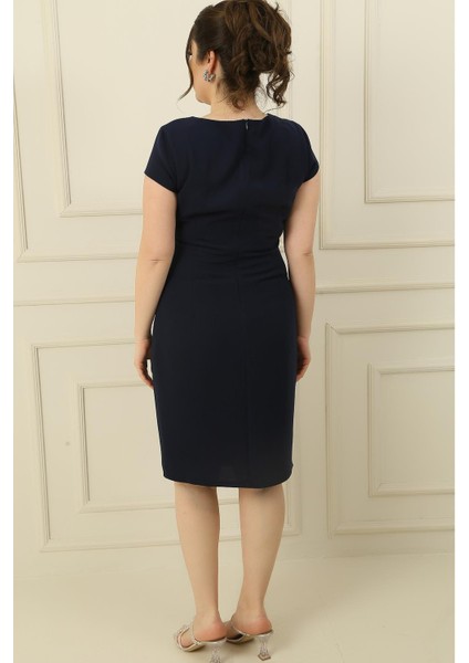 Kadın Tırnak Kol Önü Taş Şeritli Astarlı Önü Büzgülü Büyük Beden Krep Elbise fırsatları