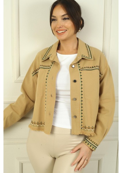 Kadın Nakış Detaylı Önü Metal Düğmeli Tek Cepli Gömlek