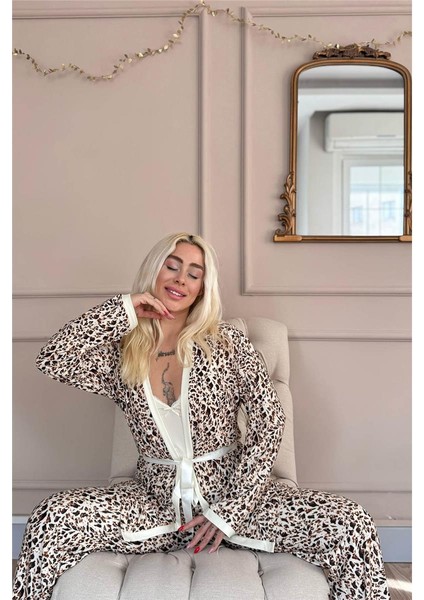 Krem Wild Elegance Exclusive Örme Sabahlıklı Kadın Pijama Takım fırsatları