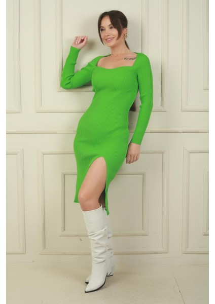 Kadın Kalp Yaka Yırtmaçlı Triko Elbise