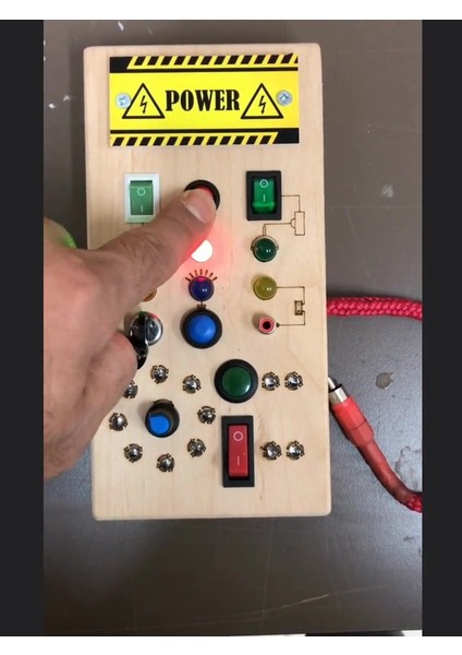 LED Işıklı Aktivite Tahtası Montessori Oyuncak Busy Board Ahşap Oyuncak1 Adet