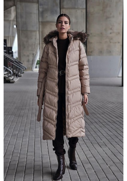 18272 Womanıa Mont Roma