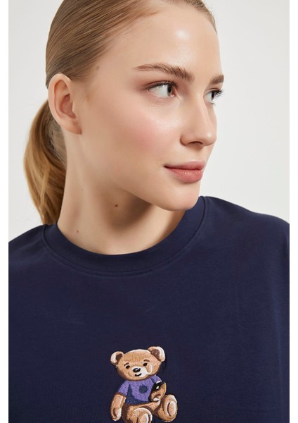 Armalıfe 6201 Ayıcık Nakışlı Bisiklet Yaka Rahat Kalıp Kadın T-Shırt fiyatları