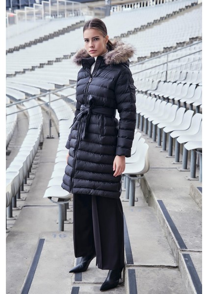 18269 Womanıa Mont Ibıza