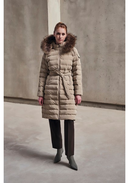 18269 Womanıa Mont Ibıza