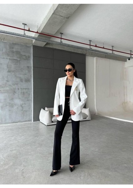 Ello Etiketli Çengelli Iğne Detaylı Ceket - Beyaz
