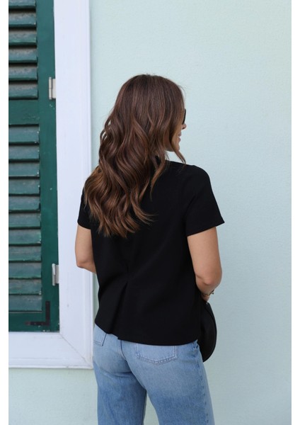 Sırt Pile Detay Bisiklet Yaka Tshirt