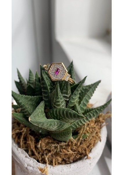 14 Ayar Asimetrik Altıgen Işıltılı Renkli Taşlı Yüzük