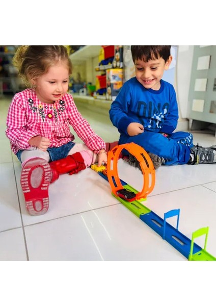 Fırlatma Rampalı Akrobasi Atlayış Pisti Oyuncak Araba Yarış Yol Pisti 4 Arabalı fiyatları