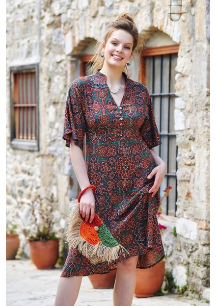 Düğme Detaylı V Yaka Yarım Kol Yazlık Elbise