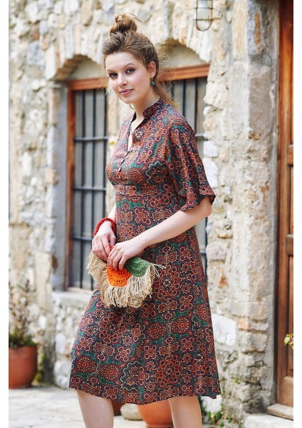 Düğme Detaylı V Yaka Yarım Kol Yazlık Elbise modelleri