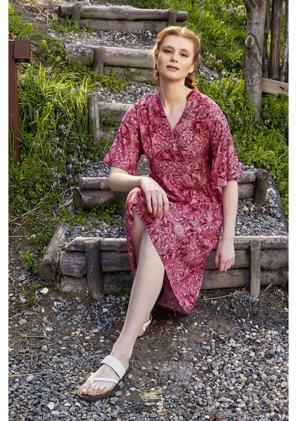 Düğme Detaylı V Yaka Yarım Kol Yazlık Elbise fırsatları