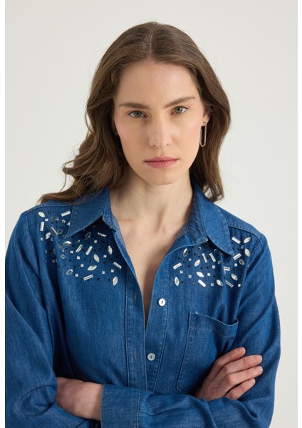 Taş Süslemeli Denim Gömlek